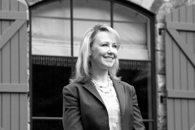 jennifer berdell headshot